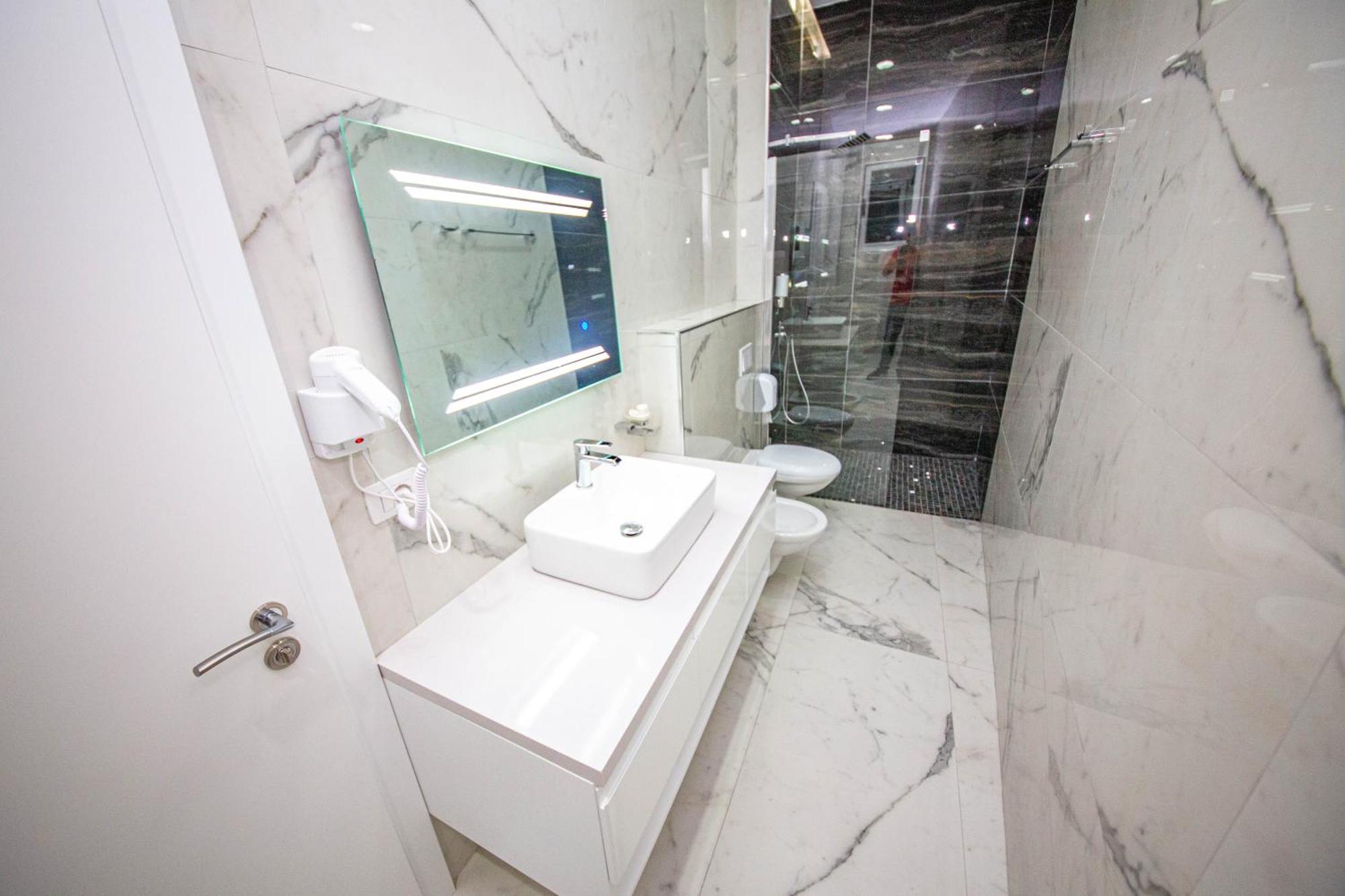 Noan Hotel & Resort Dhërmi Pokoj fotografie